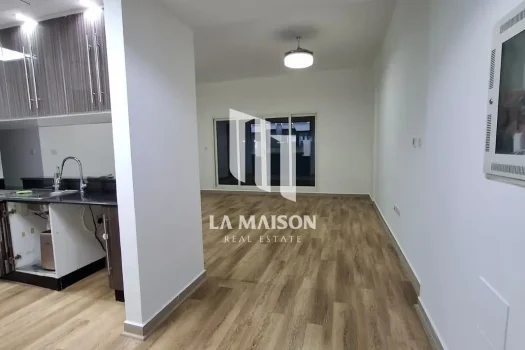 Fully Renovated | Extra Bedroom + M | Terrace