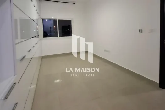 Fully Renovated | Extra Bedroom + M | Terrace