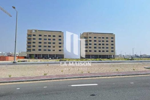 Huge Single Row Plot | Prime Location| Residential