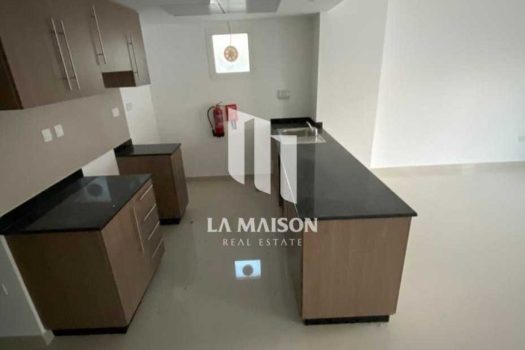 Corner | Big Plot | 5BR Villa + M | Upgraded