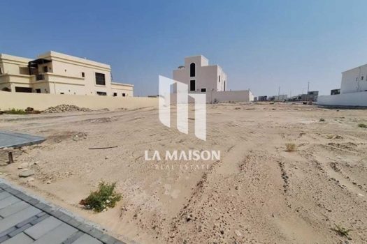 Big plot | Close to garden | for all nationalities