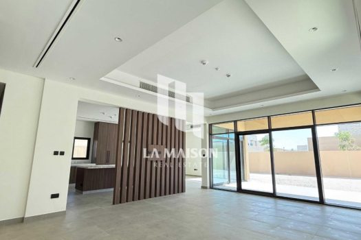 Elegant 5BR+M | Close to Sea | End Unit Single Row