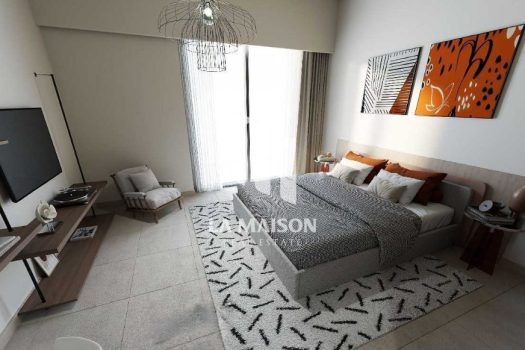 Prime Location | Cozy Studio Layout | Canal View