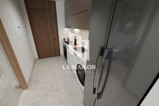 Prime Location | Cozy Studio Layout | Canal View