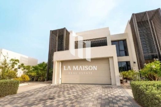 Single Row Corner | Elevator/Pool | Ready to move