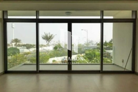 Single Row Corner | Elevator/Pool | Ready to move