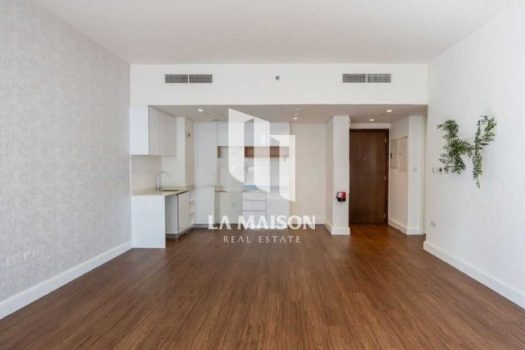 Ready to move | Balcony | Prime Location | Book it