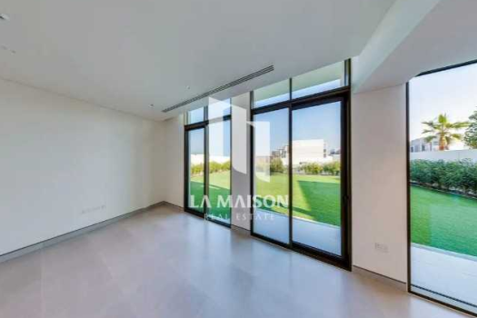 Prime Location | 4BR + M Villa | Big Plot | Own it